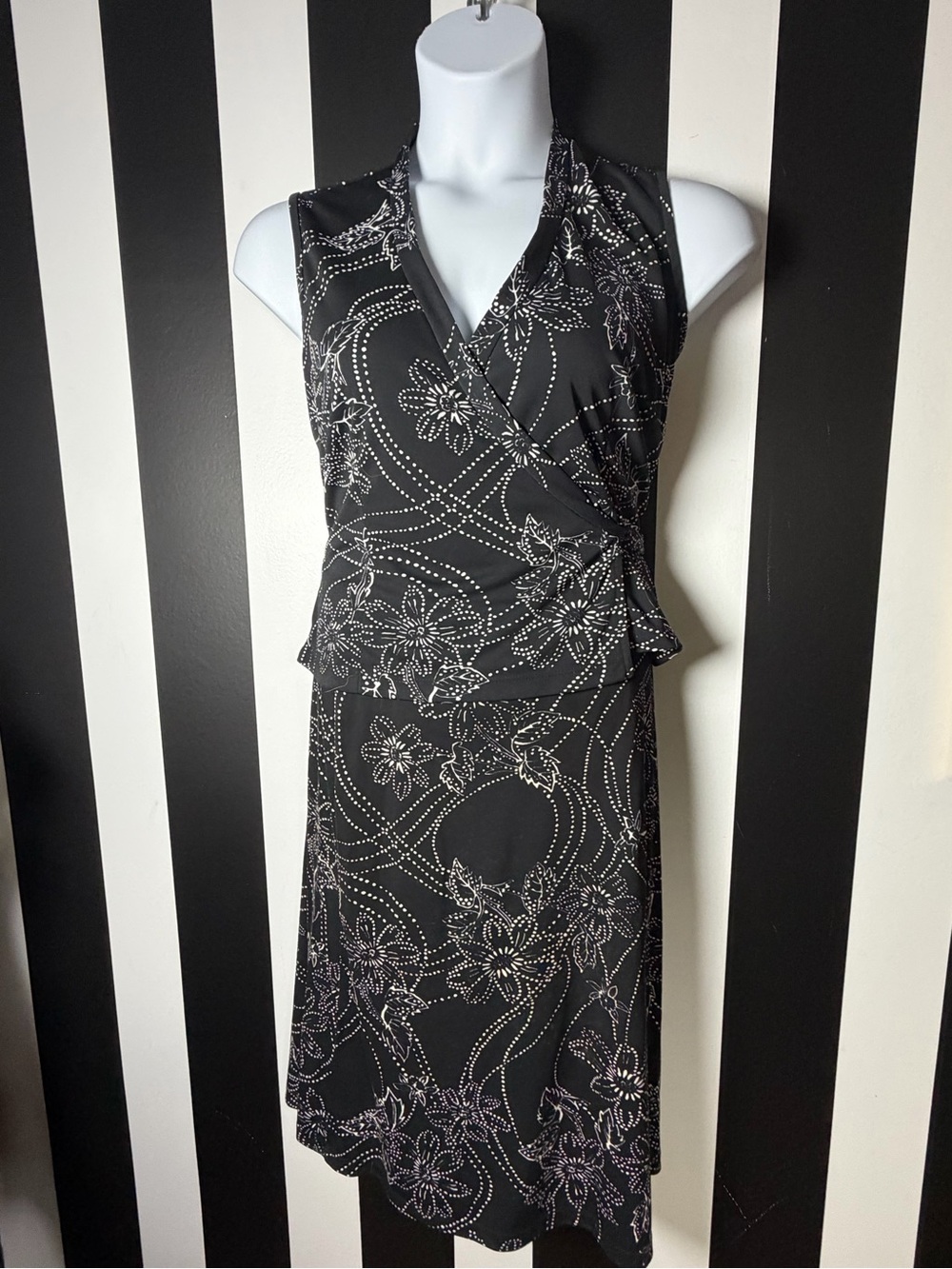 Sleeveless Black Floral Wrap Shirt and Skirt 2-Piece Set - SZ M for both